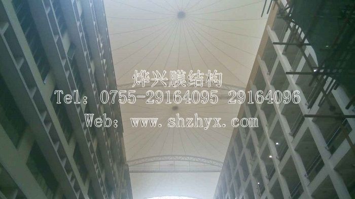 中空走廊屋面膜結(jié)構安裝3.jpg